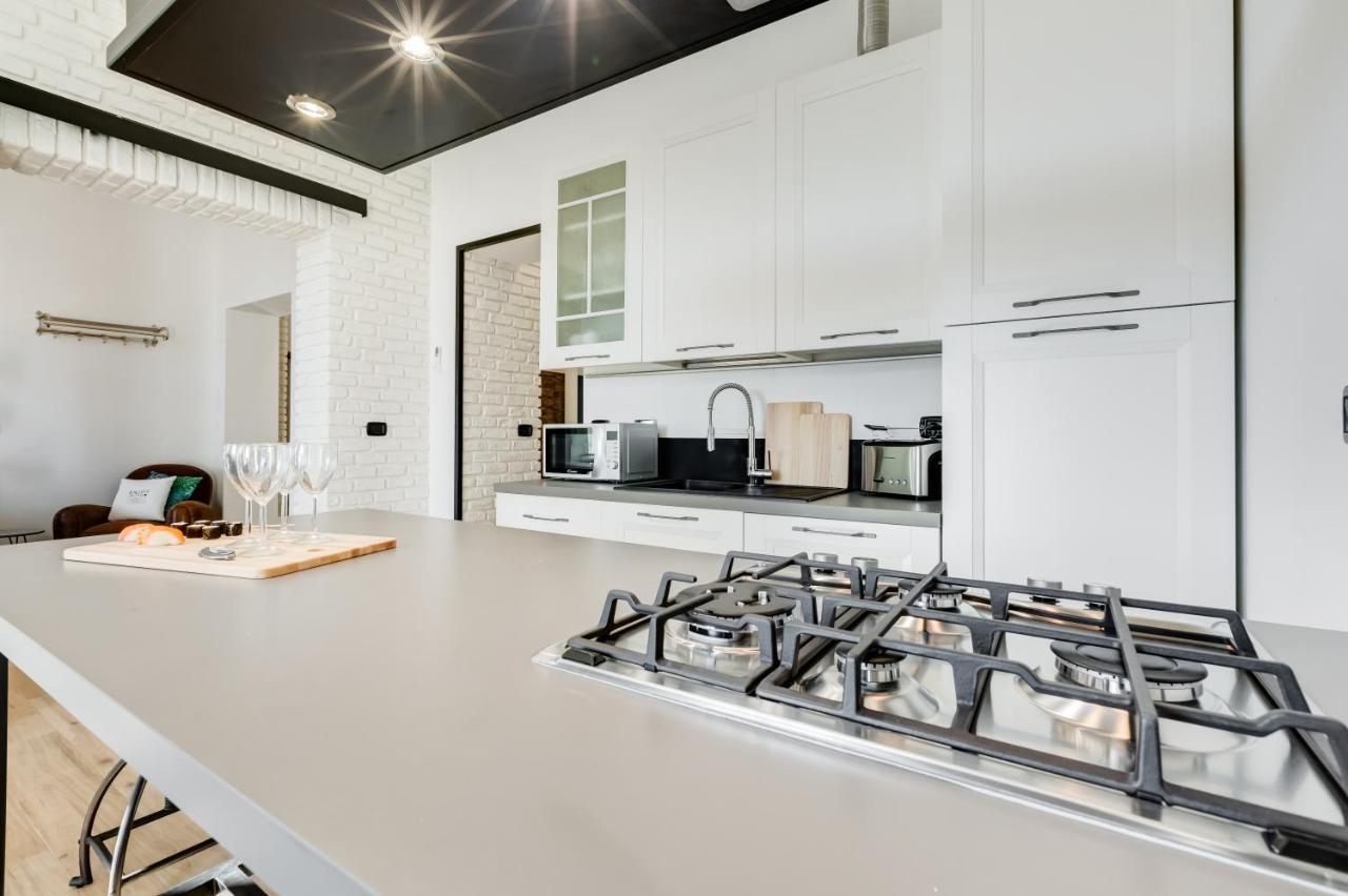 Bmga L Glam Industrial 3-Bed Apartment In Termini Roma Exterior foto